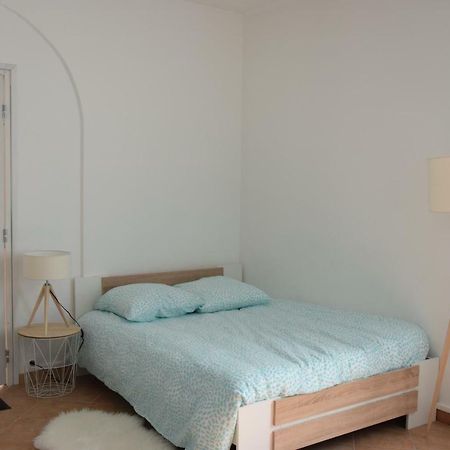 Joli Studio Plein Centre De Milly La Foret Bagian luar foto