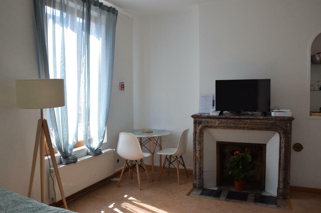 Joli Studio Plein Centre De Milly La Foret Bagian luar foto